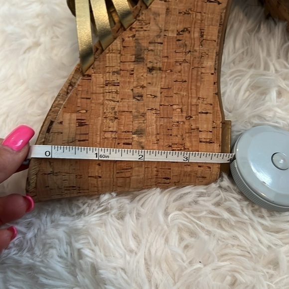 Aldo gold wedges- size 8 - Picture 7 of 8